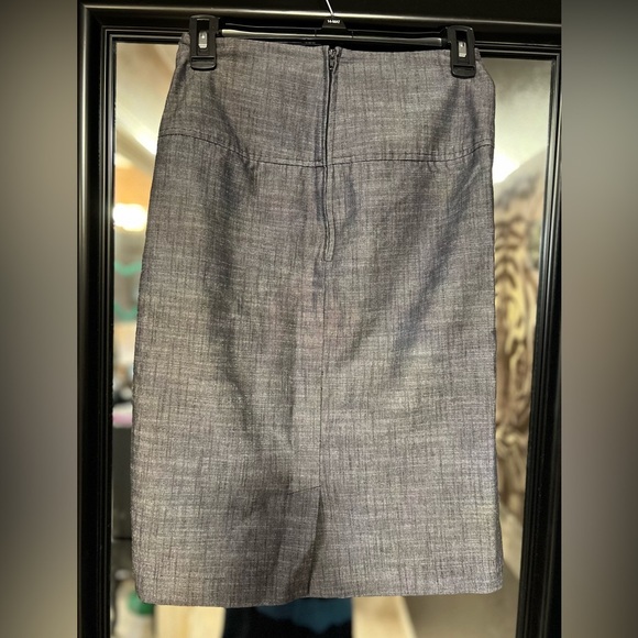 🩶🩶LIKE NEW GRAY PENCIL SKIRT WITH SMALL SLIT IN BACK .SZ 3🩶🩶 - Picture 4 of 4